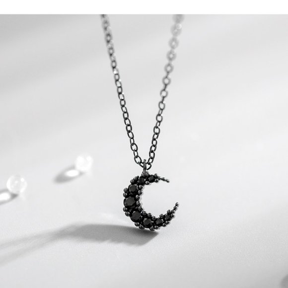 NEW Black Gold Black Diamond Simple Moon Necklace - Picture 4 of 7